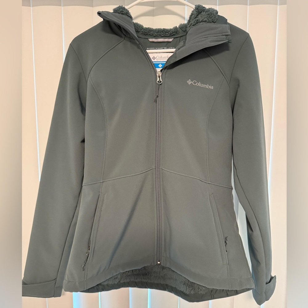 Columbia Olive Windproof Jacket